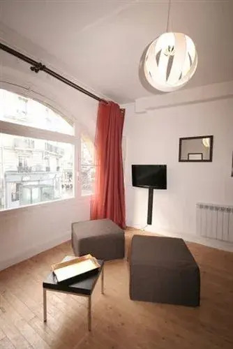 My Apartment in Paris Jonquiere