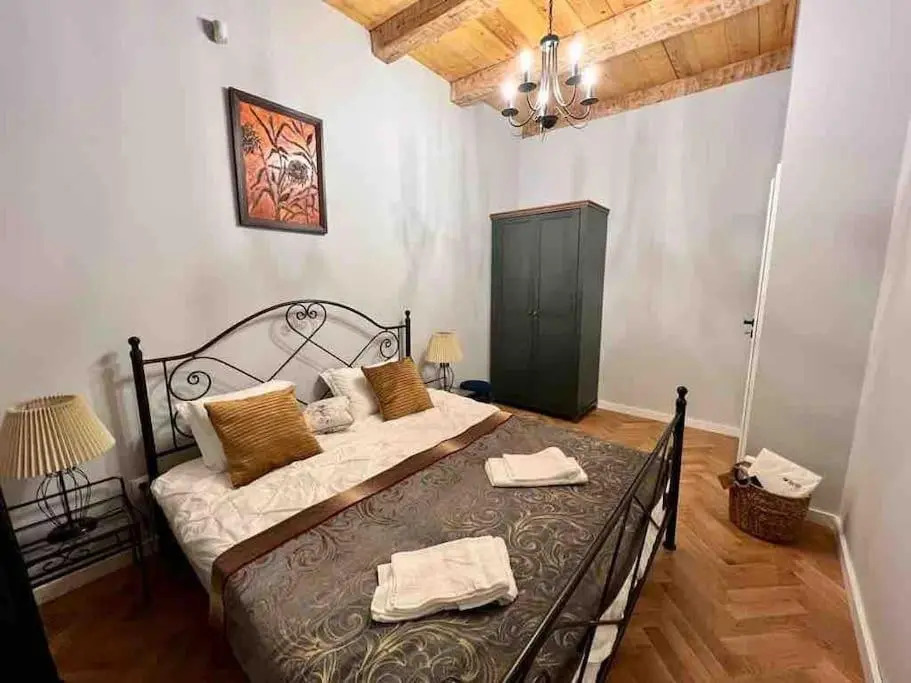 Adorable 3 bedroom GuestHouse
