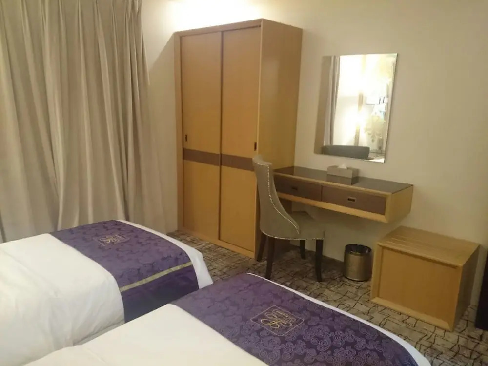 Lavona Inn Hotel