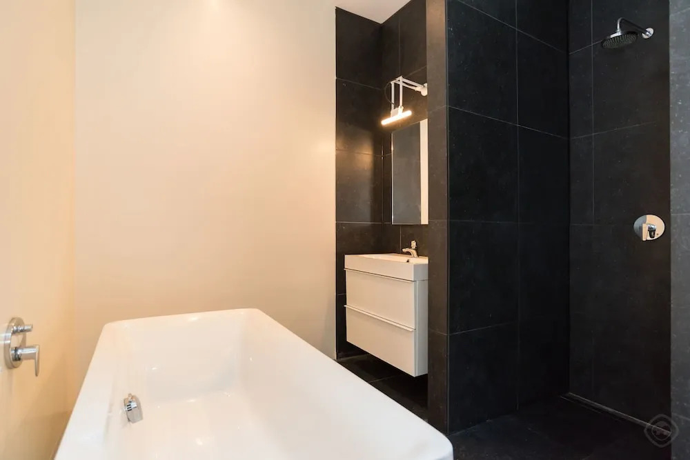White Room Apartment