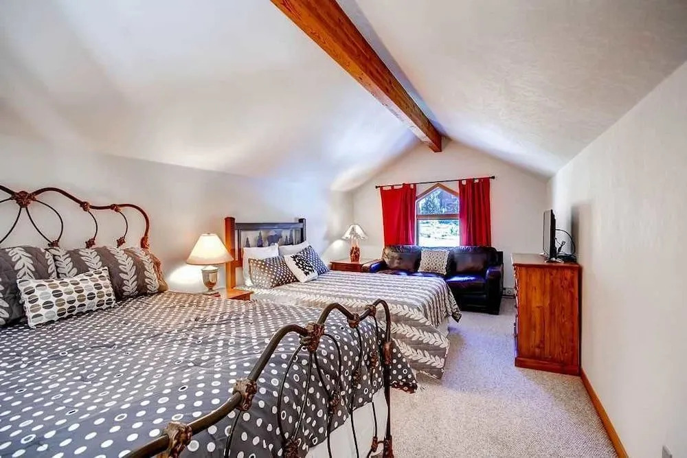 Gold Flake Lodge Main Street By Pinnacle Lodging