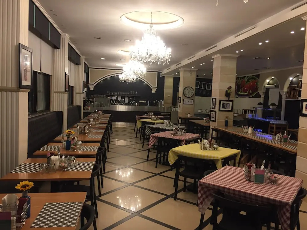 Royal Grand Hotel