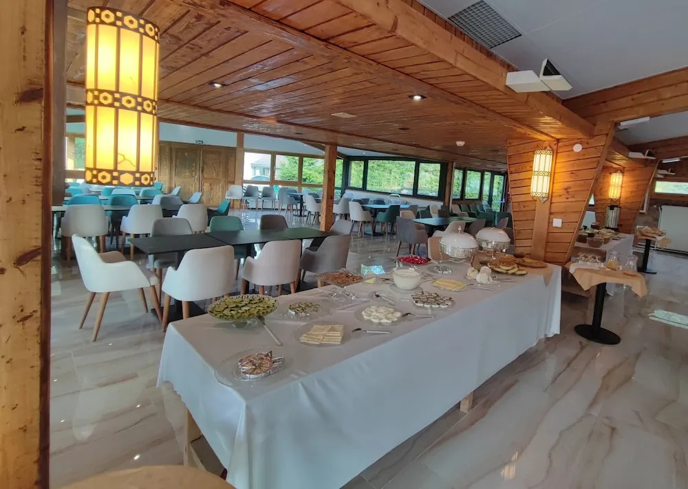 Hotel Parc Les Cigognes