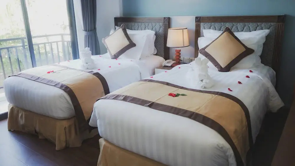 Sen Yangon Lakeview Hotel