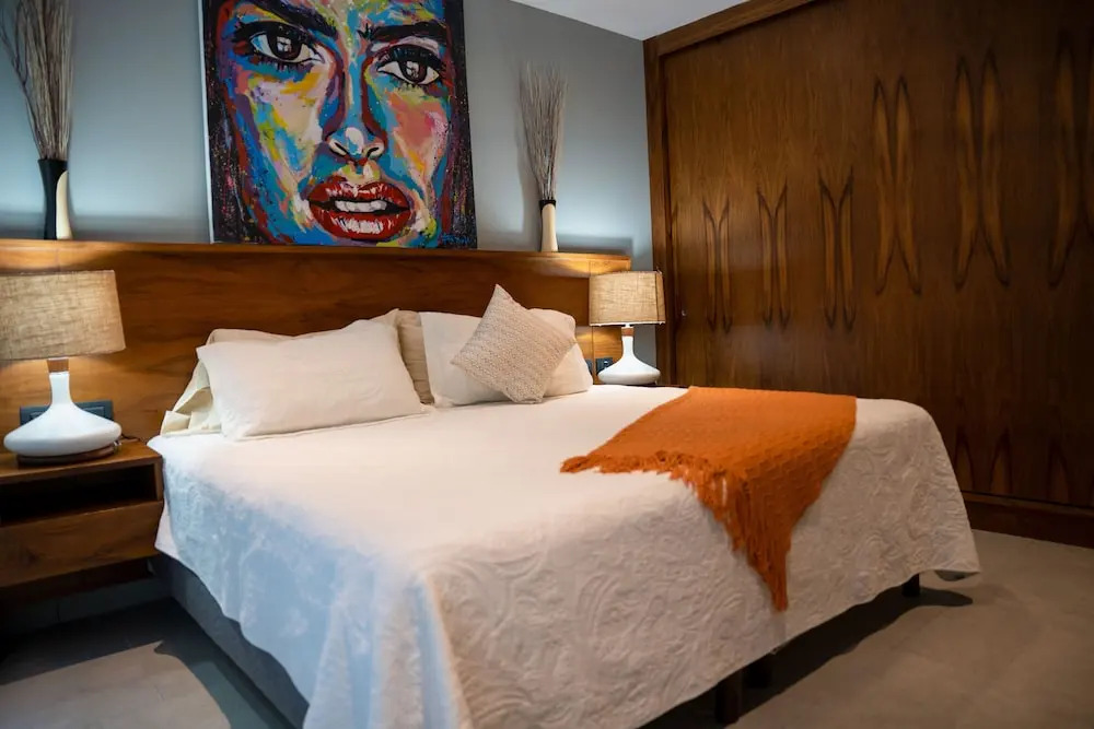 Downtown Luxury Apartment I  Cocobeach