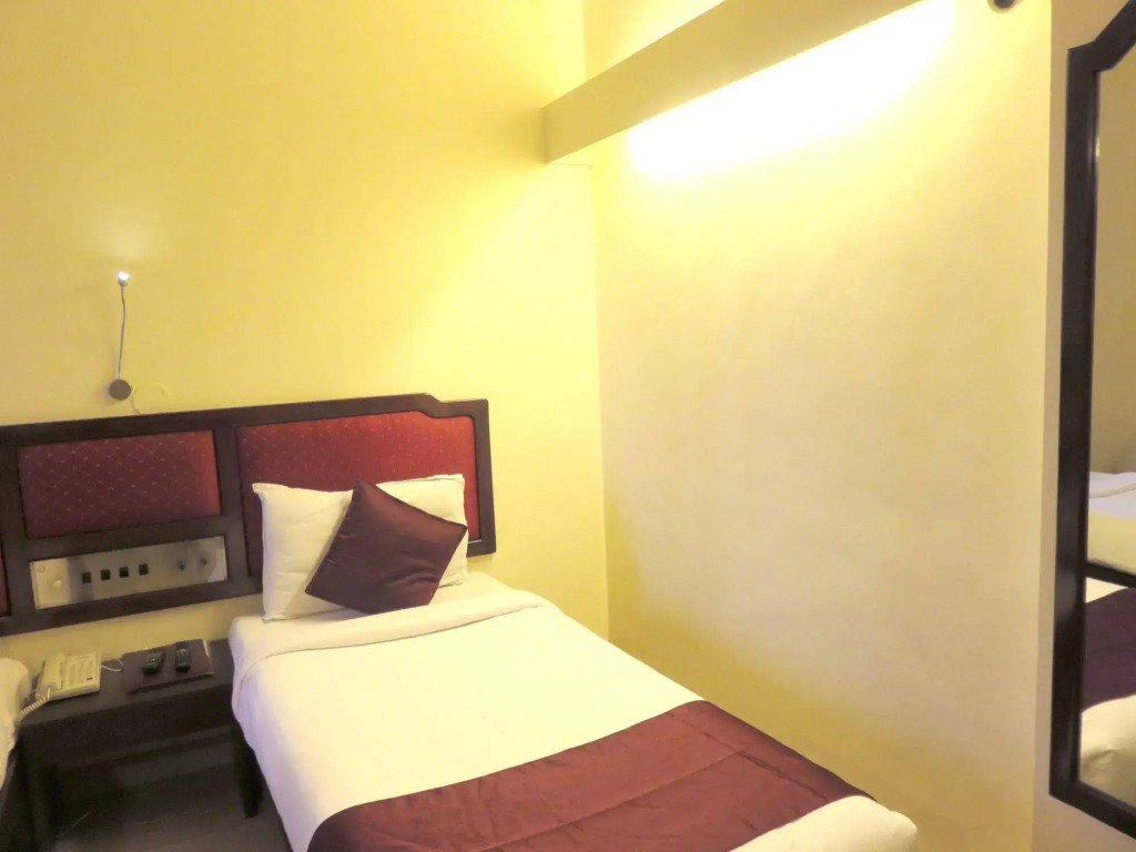 Hotel Ashish Plaza