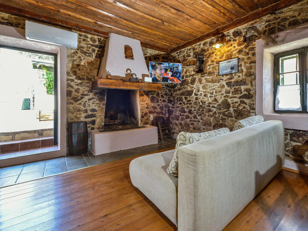 Pet-friendly Holiday Home in Sukošan with Hot Tub