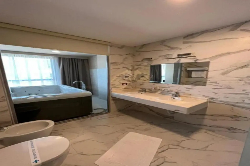 Hotel Millennium