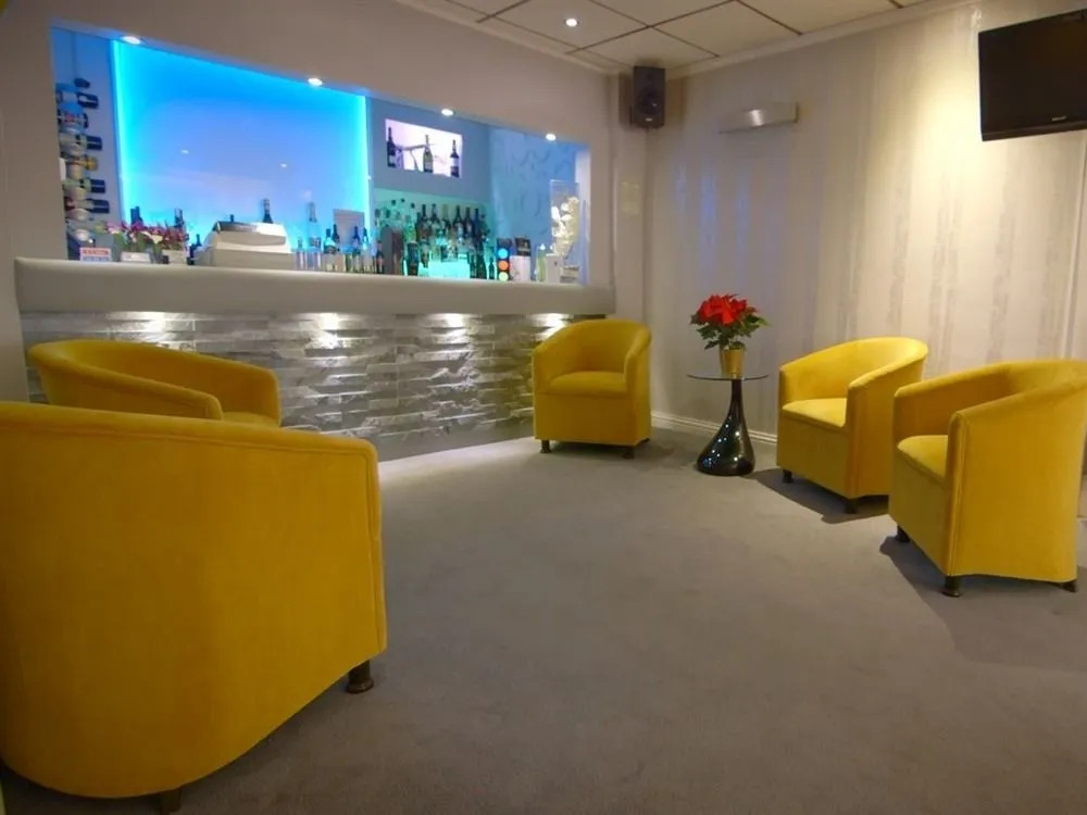 Kenley Hotel