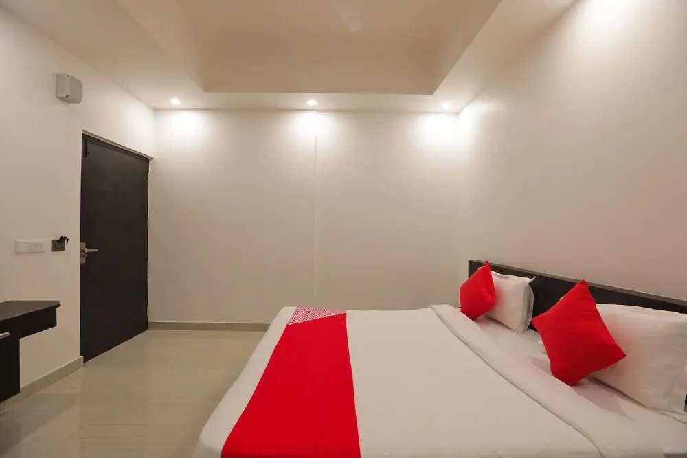OYO 43440 Hotel Belmorrise
