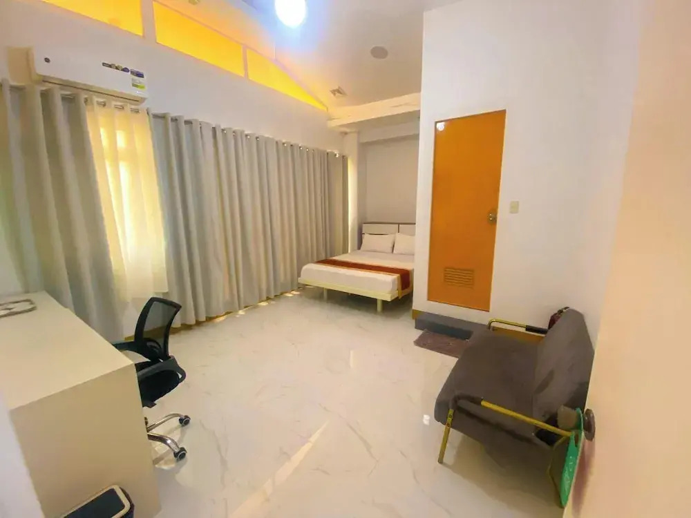 Legends Hotel & Restaurant - Lemery and Taal