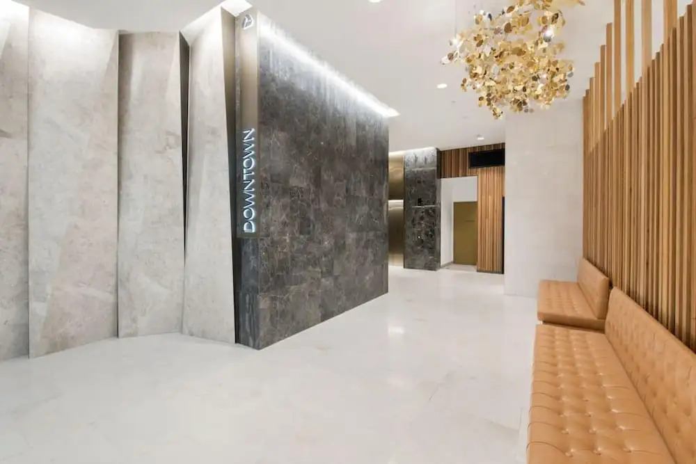 2BR Luxury Skytower CBD Pool Gym Netflix