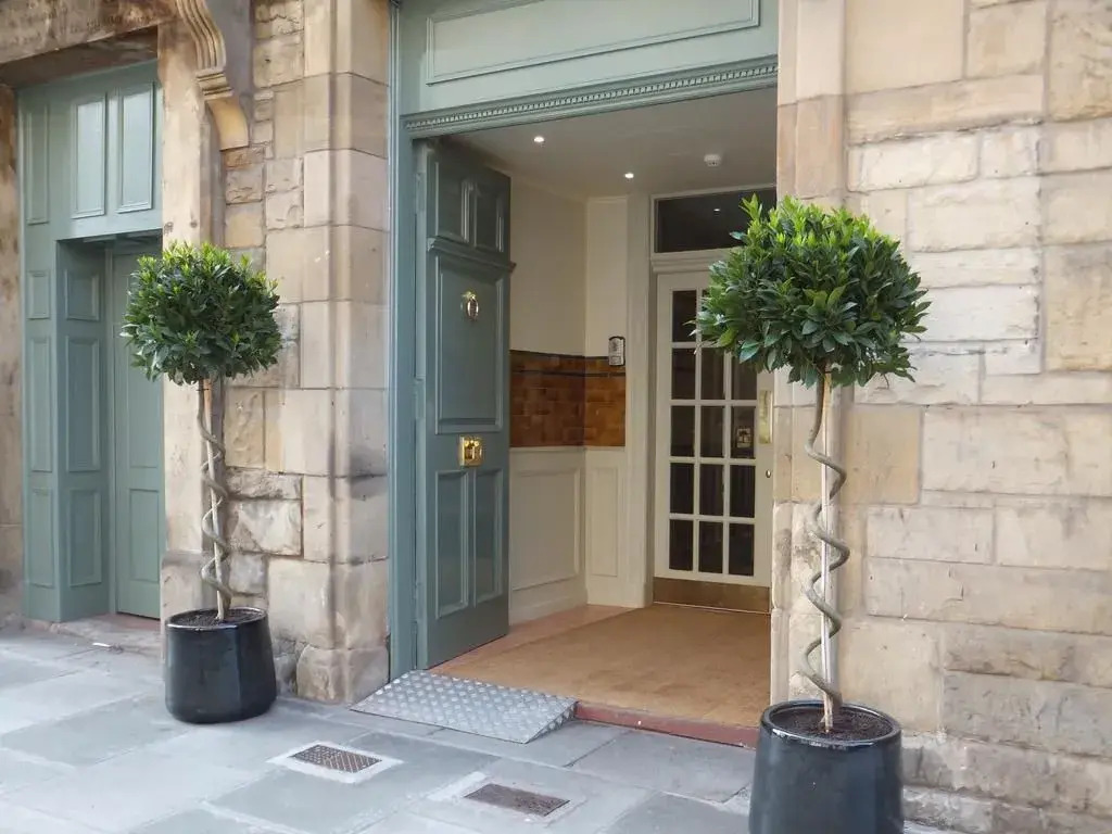 Grove House Hotel
