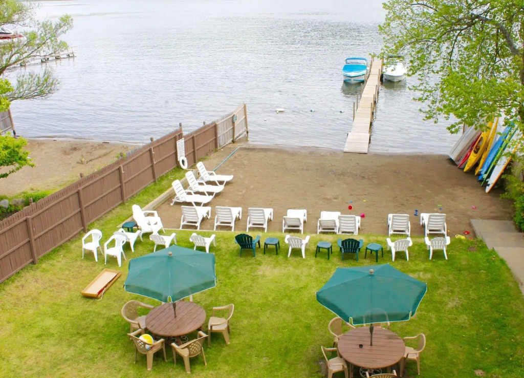 The Sundowner on Lake George