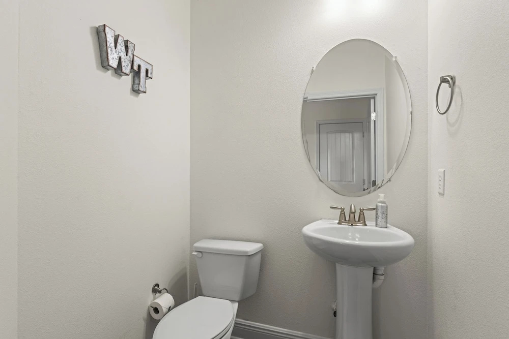 The Winking Turtle Your Shell-tered Beach Escape! Sleeps 10