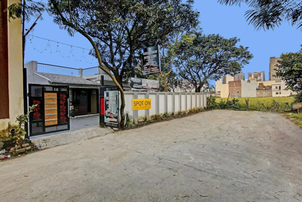 SPOT ON 70204 Hotel Greenview Homestay