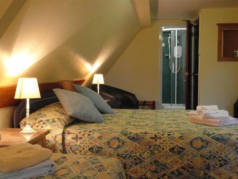 Midway Guest House