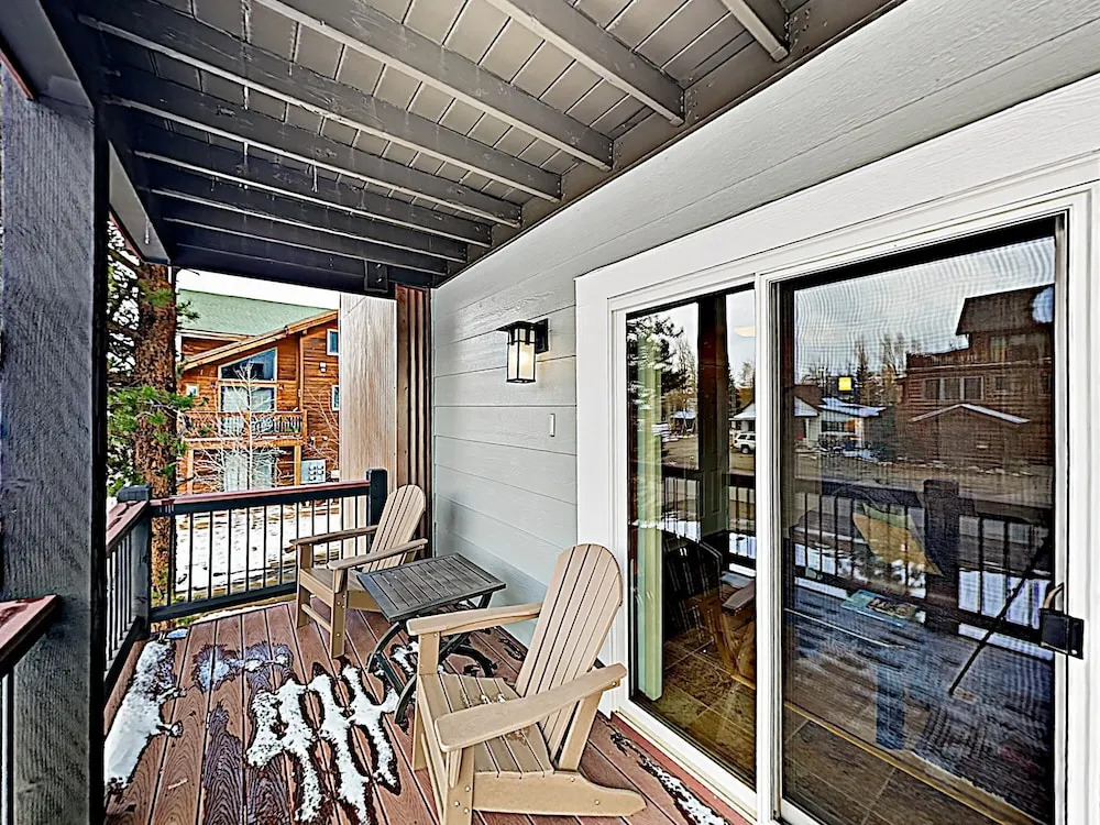 New Listing! Mountain-view Getaway: Stroll To Town 2 Bedroom Condo