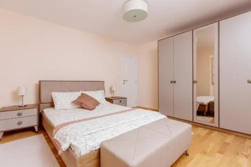 Old Town Museum Square Apartment