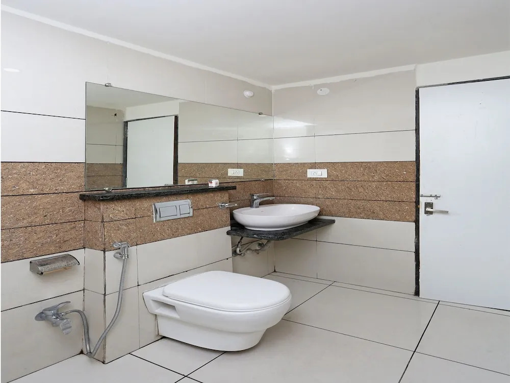 Fabhotel Ashirwad Regency