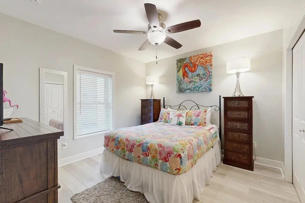 Dog-friendly Vacation Home Close to the Beach With Pool & Screened Porch