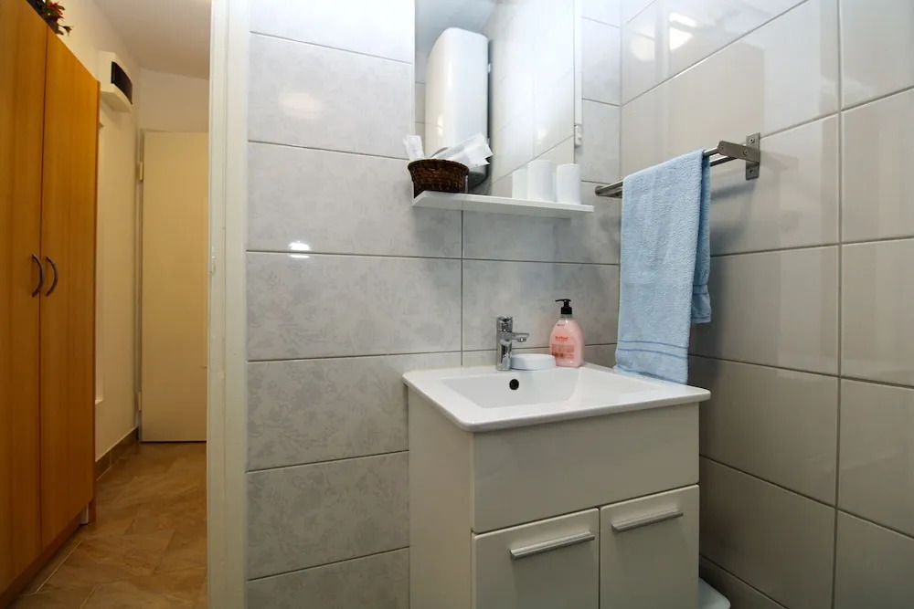 Apartment 1387