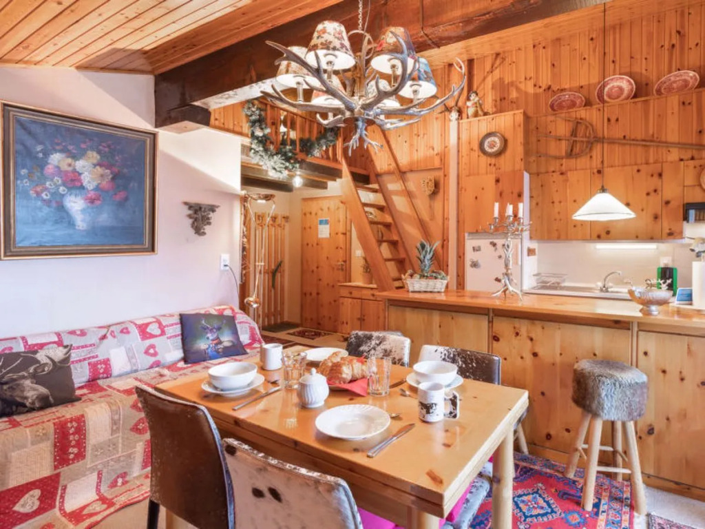 Apartment Chaedoz 65 by Interhome
