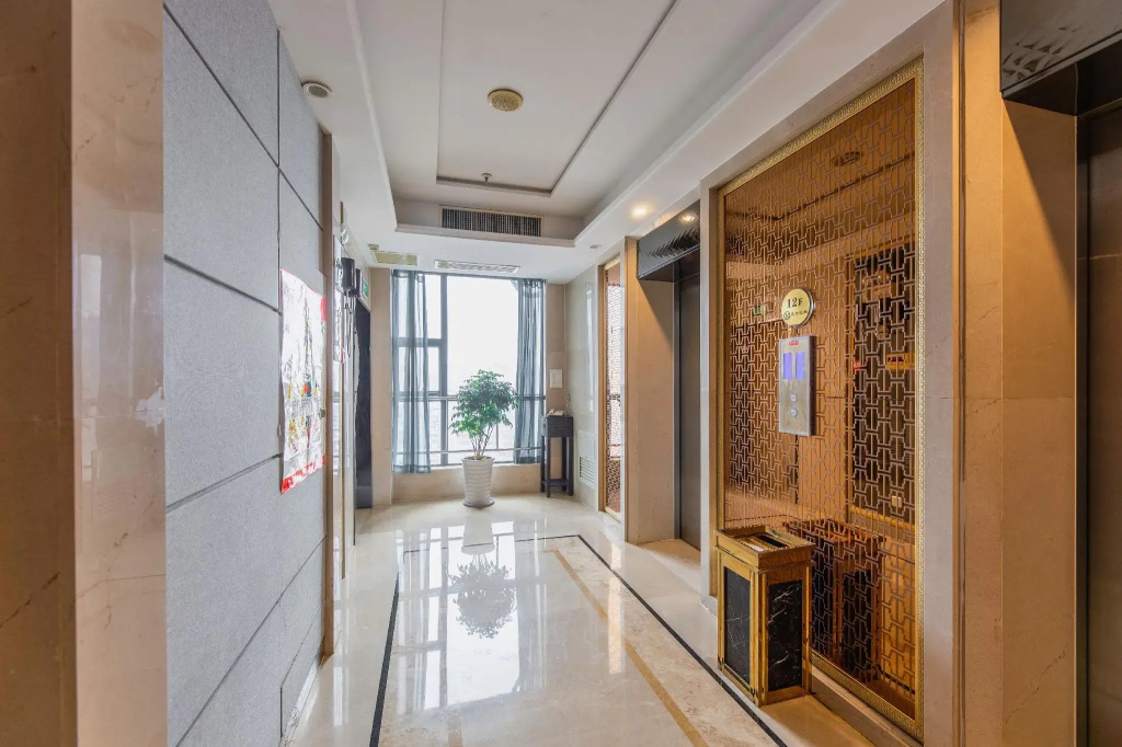 Xiangyang Hechi Shang Pin Hotel