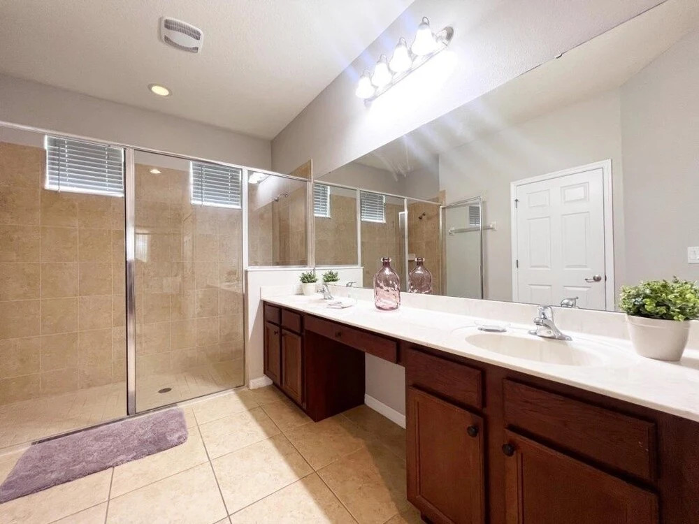 Newly Designed 5bed Pool Home With Lake View-339ys 5 Bedroom Home by Redawning