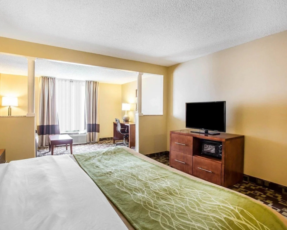 Comfort Inn & Suites