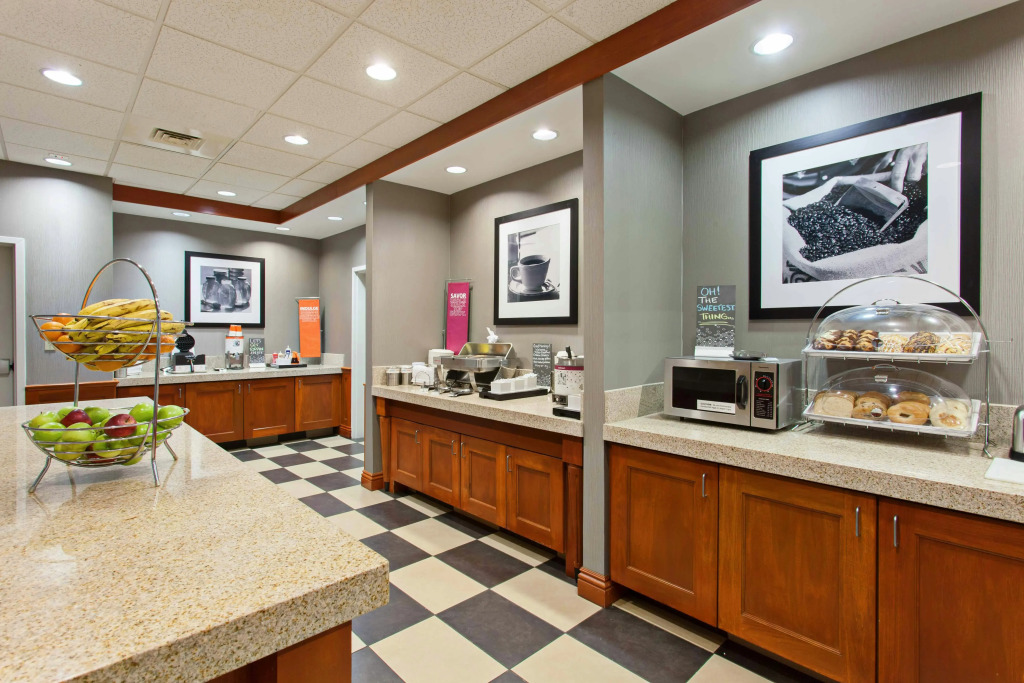 Hampton Inn & Suites Clovis Airport North