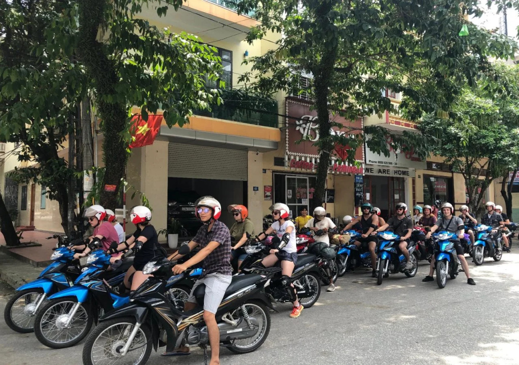 Bong Hostel Ha Giang loop
