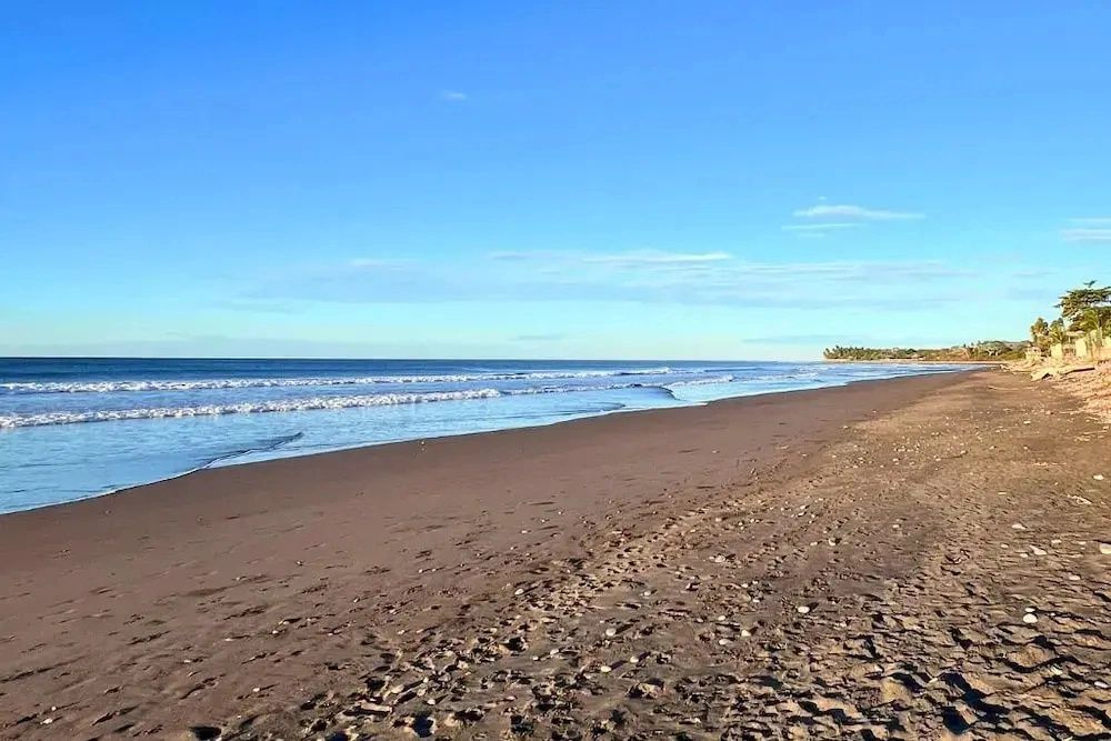 Quinta Brisas del Surf Playa La Libertad