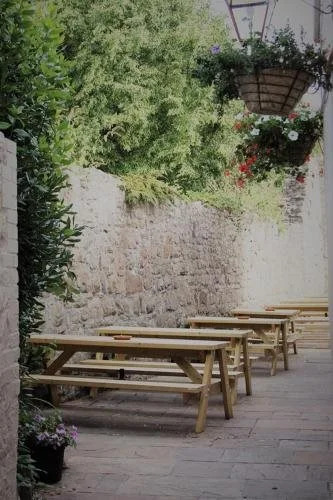 The George Hotel