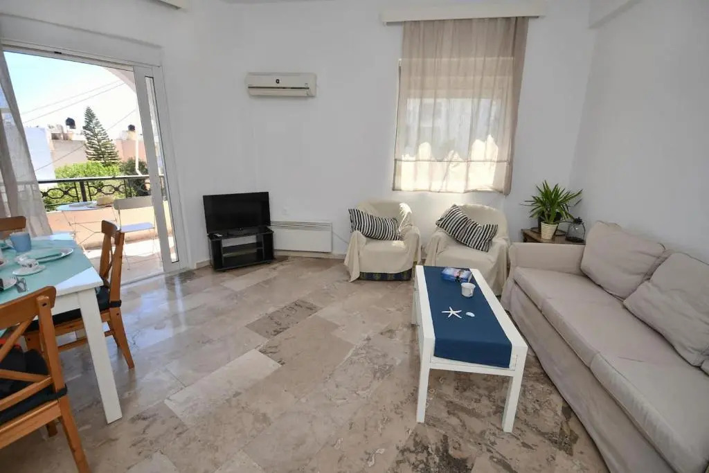 Central flat, 300m from the beach
