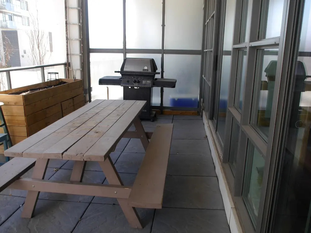 Spacious Open Condo with 2 Beds