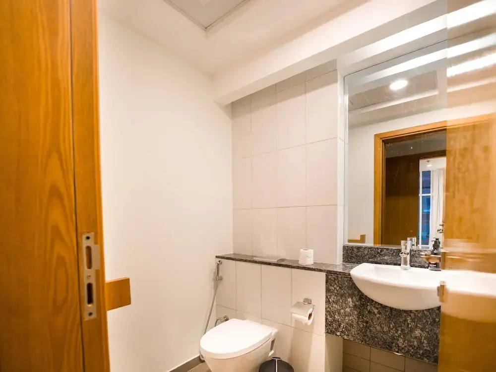 Easygo- Spacious 1bdr Bay Square Busbay