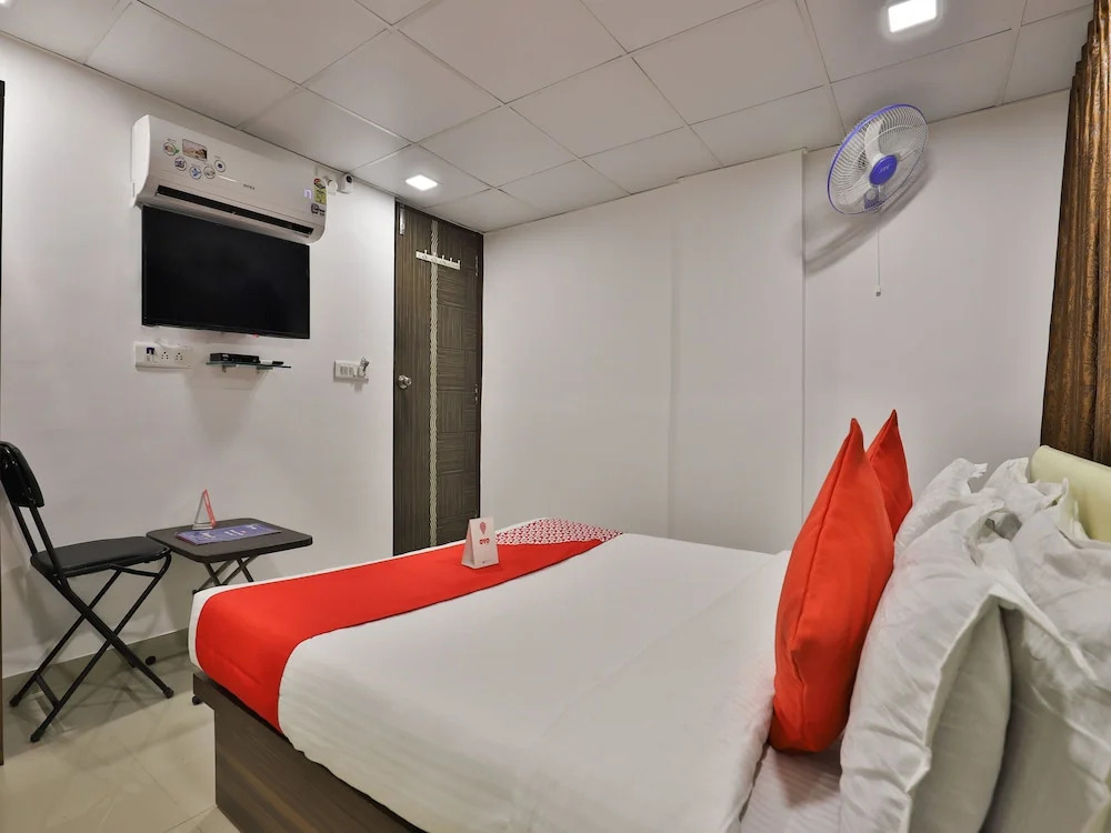 OYO 12229 Hotel Sarvagya