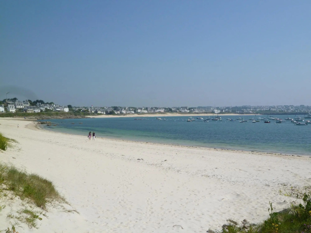 Studio 100 m from one of the most beautiful beaches of Finistere, Audierne