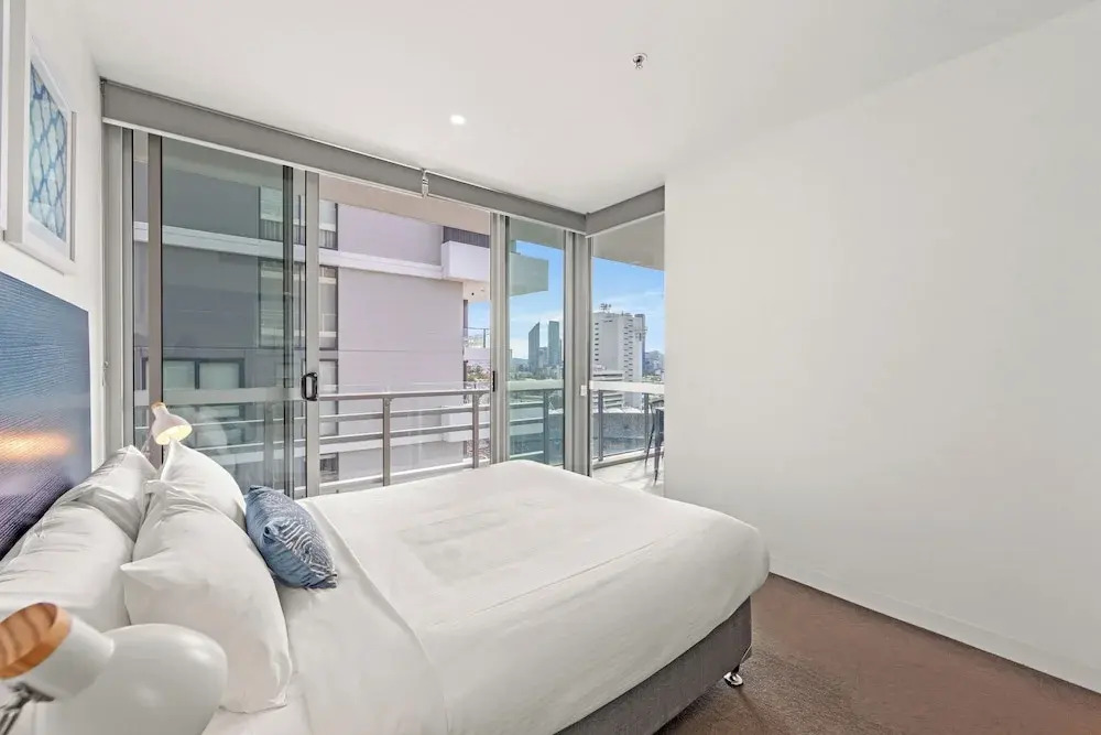 Trafalgar Lane Apartments by CLLIX