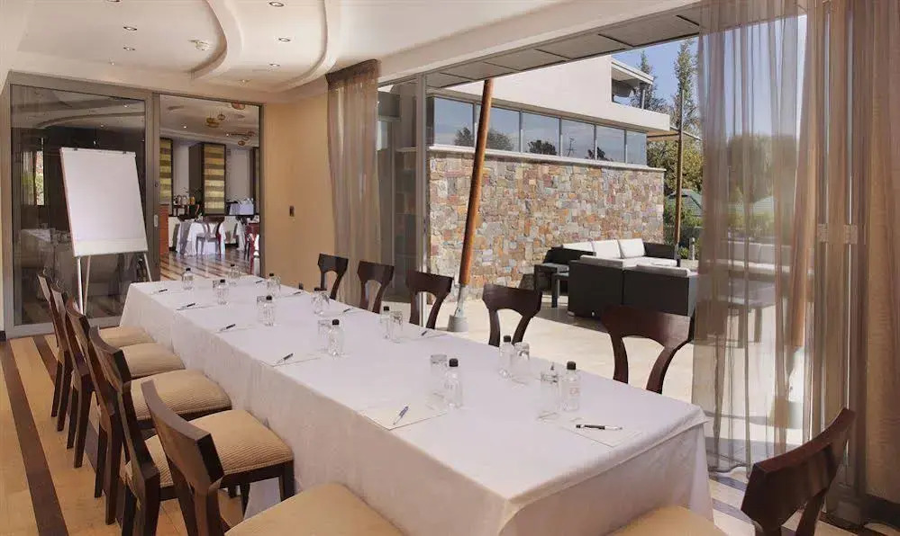 Moloko Executive Apartments & Hotel