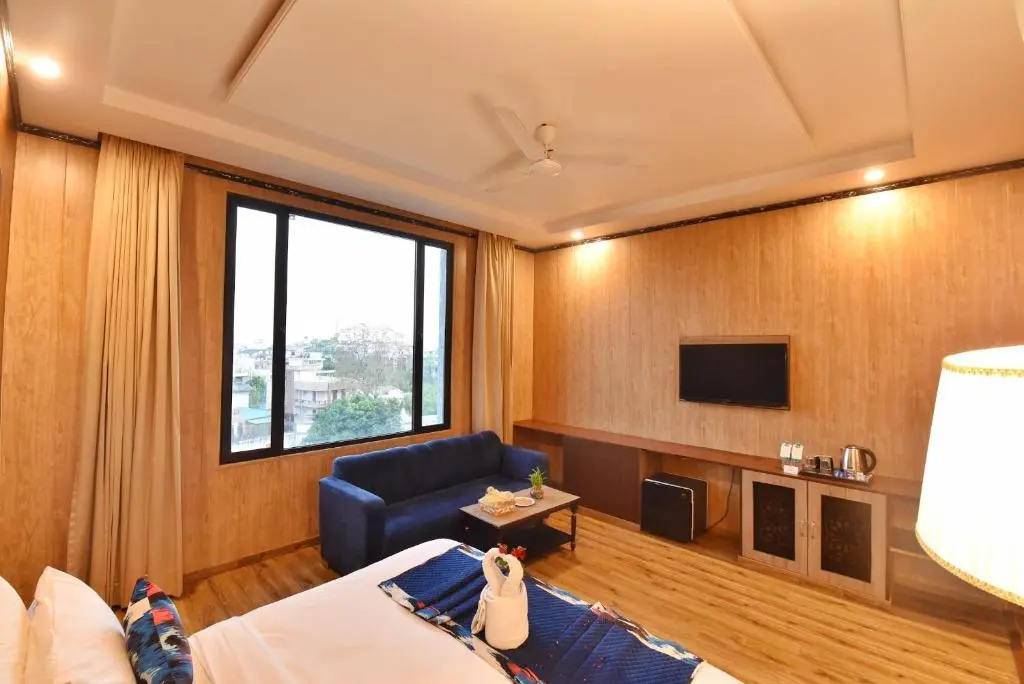 Foxoso Fiori - A Corporate Hotel