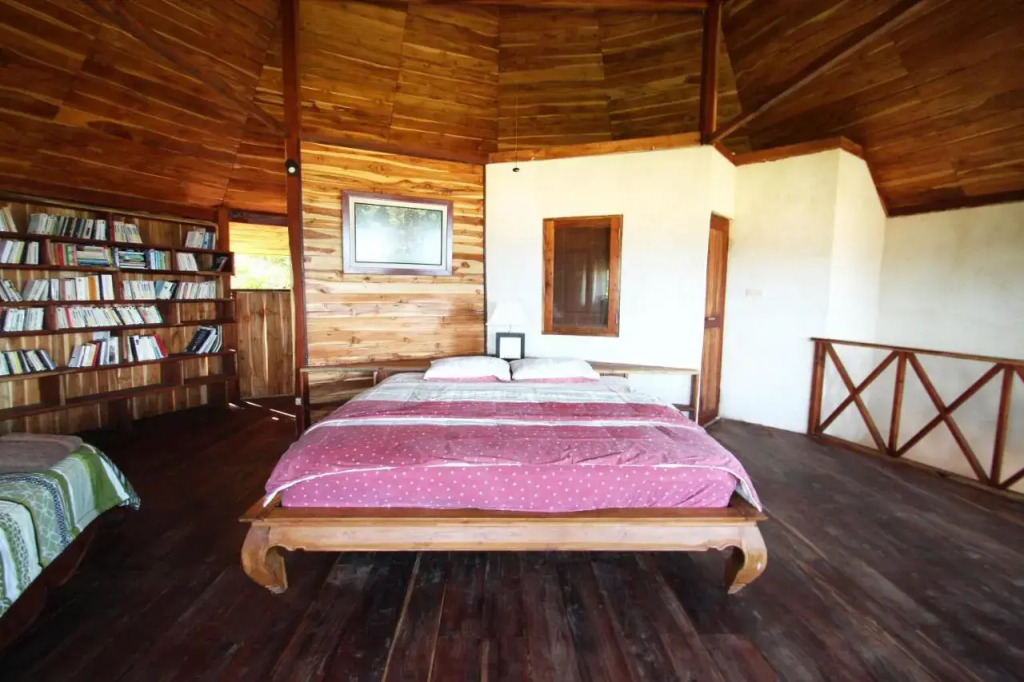 Boa Hill Surf House