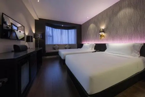 Versailles Hotel (Guilin Two Rivers and Four Lakes Railway Station Branch)