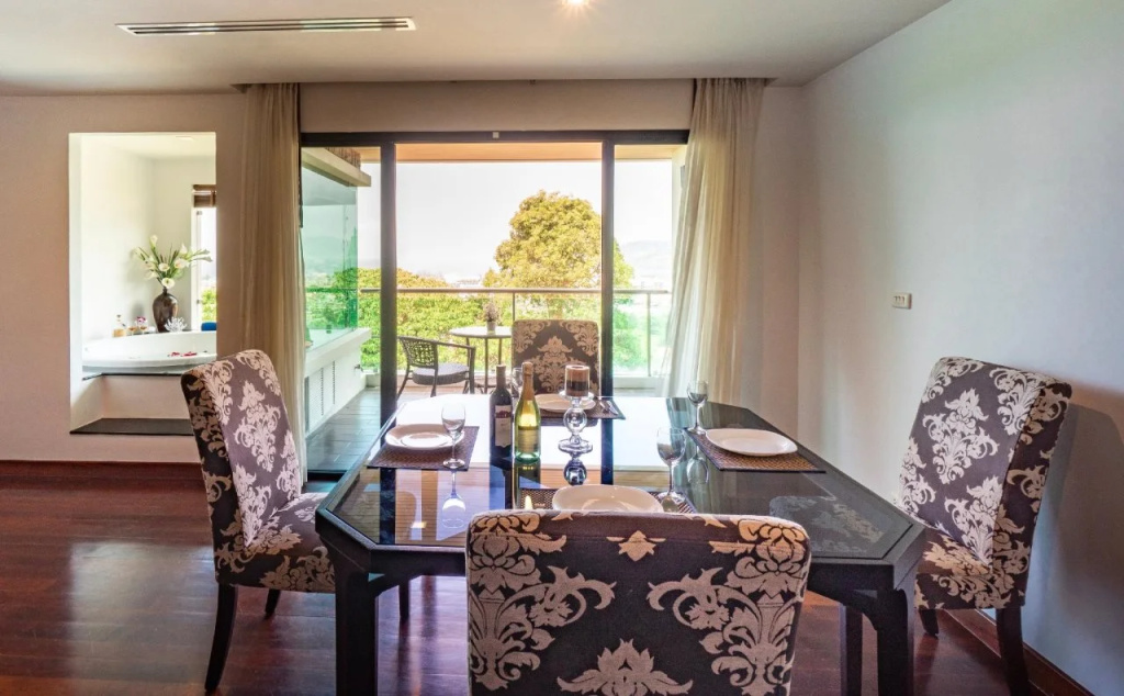 CAPITAL O890 The Royal Bay View Villas