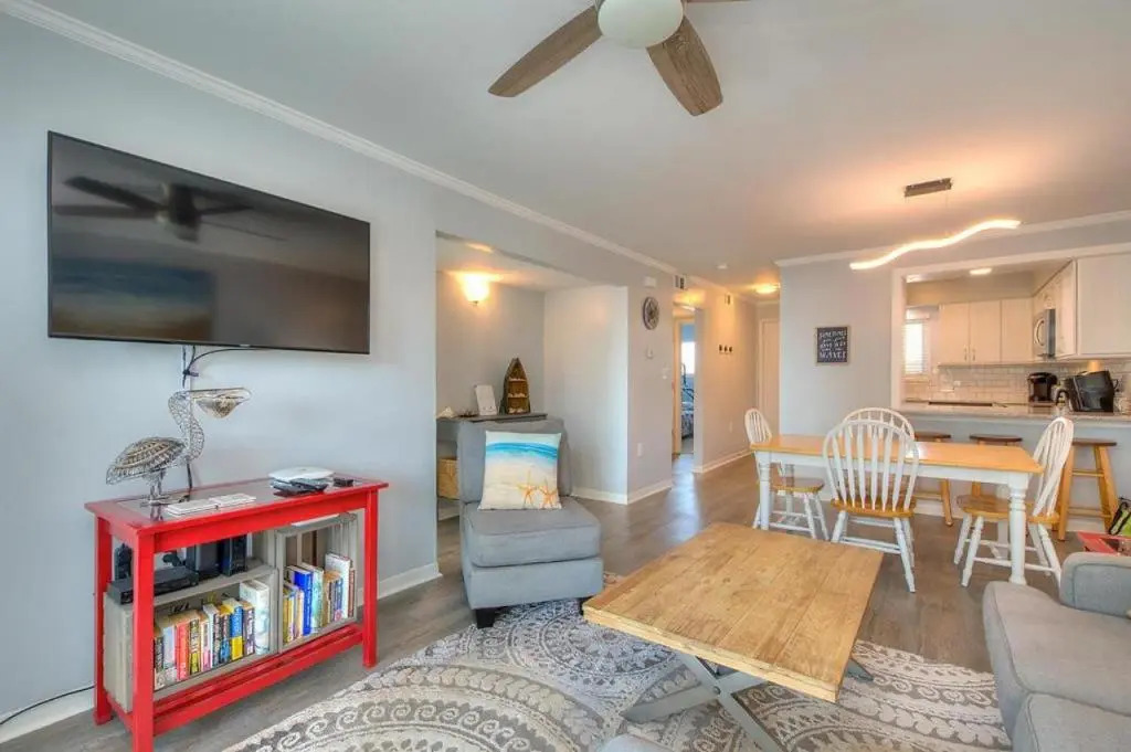 Oak Island Beach Villa 805 - The Laughing Seagull