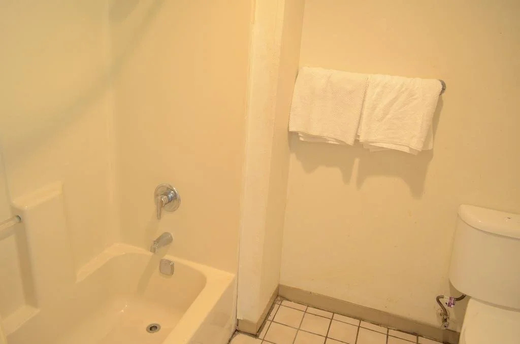 C & M Motel