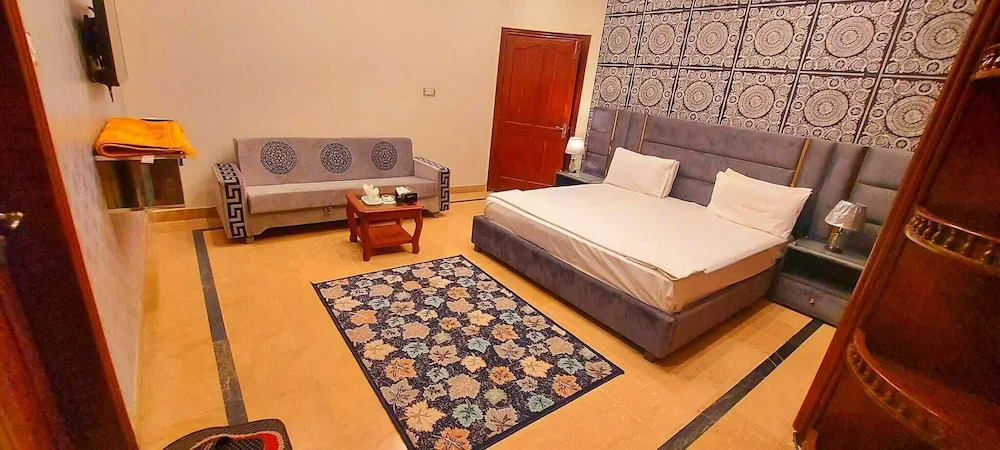 MadCrew GuestHouse