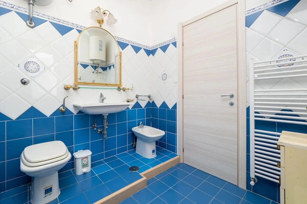 De Vivo Realty - Villa Lotos