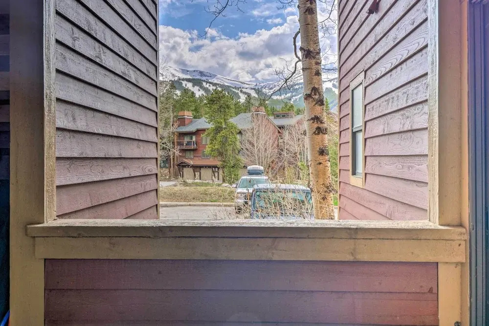 Cozy Mtn Condo: Walk to Quicksilver Lift & Dtwn!